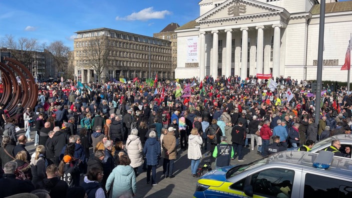 Die Demonstration in Duisburg findet unter dem Motto auf dem Banner "Duisburg ist echt bunt" statt