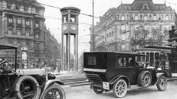 Am Potsdamer Platz in Berlin wurde im Jahr 1924 die erste Ampel Deutschlands als Verkehrsturm errichtet