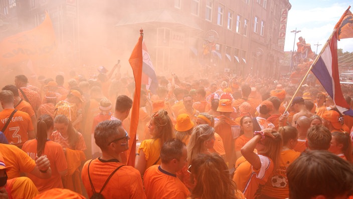 Niederländische Fußball-Fans in Dortmund