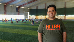 Siruan H. Hossein in einer Fußballhalle in Haltern am See