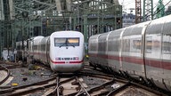 Gleisanlage vor dem Kölner Hauptbahnhof, Hohenzollern Eisenbahnbrücke über den Rhein