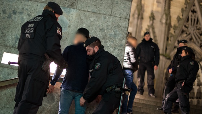 Polizeikontrolle Köln Hauptbahnhof