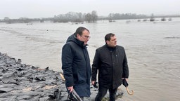 Minister für Umwelt, Naturschutz und Verkehr von NRW in Oberhausen am Damm an der Ruhr