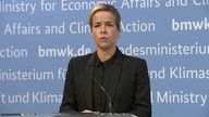 Mona Neubaur Pressekonfernez zu RWE Deal