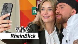 Anna Kavena (SPD) macht ein Selfi mit Gigi Birofio