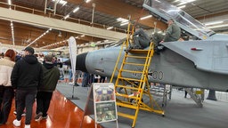 Die Bundeswehr mit einem Stand auf der Jobmesse "MyJob OWL"