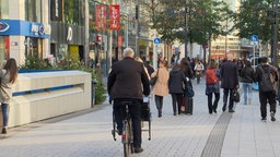 Fußgänger auf dem Radweg