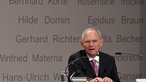 Bundestagspräsident Wolfgang Schäuble (CDU) hält am 27.11.2017 bei der Verleihung des NRW-Staatspreises in Köln (Nordrhein-Westfalen) die Laudatio für den Autor Kermani.