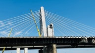 Beschädigtes Gerüst auf der alten Leverkusener Brücke