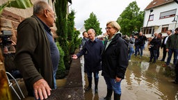 Olaf Scholz und Anke Rehlinger in Saarländer Flutgebiet