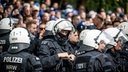 Polizisten bei einem Derby zwischen dem FC Schalke 04 und Borussia Dortmund.