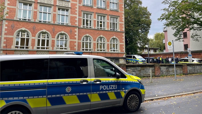 Polizeieinsatz nach Drohmail an einer Schule in Bonn