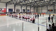 Eishockeyspieler auf der Eisfläche