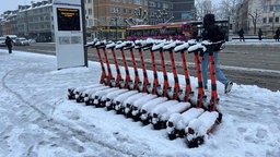 E-Roller am Aachener Hauptbahnhof