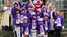 Gruppenbild mit Hoppeditz und den Hötter Jonges aus Düsseldorf-Eller