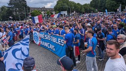 Fanmarsch französischer Fans in Düsseldorf