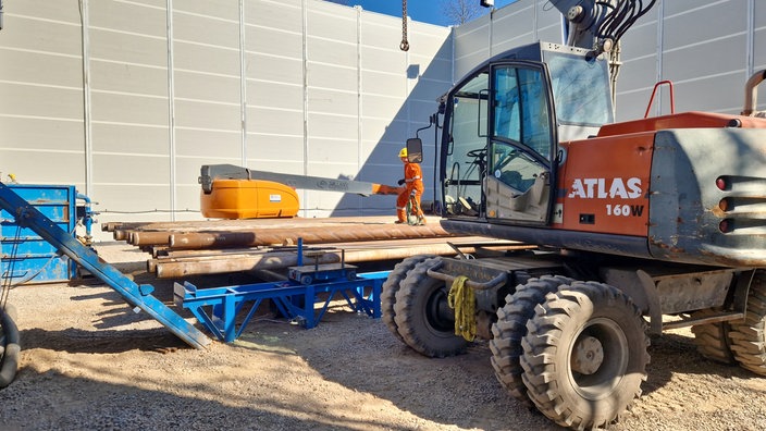 Erdwärme-Bohrung in Krefeld: Bohrer liegen bereit auf Baustelle