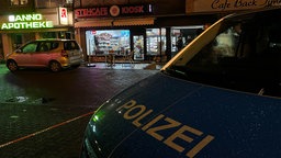 Polizeiauto vor dem Kölner Kiosk in Ortsheim