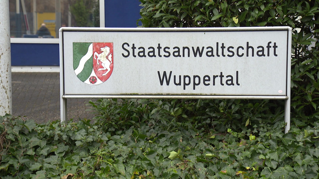 Das Schild der Staatsanwaltschaft Wuppertal. 