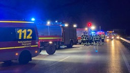 Reisebus mit rund 60 Insassen auf A44 verunglückt