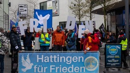 Demozug der "Hattinger für Frieden"