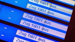 Anzeige der Deutschen Bahn: Zug fällt aus