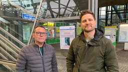 Cold Case Ermittler Detlef Büttner (links) und Dustin Wisnewski (rechts)