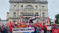 Stahlarbeiter protestieren vor Villa Hügel