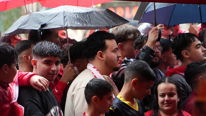 Türkei Fans im dortmunder Regen