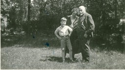 Karl Hirschland mit Großvater und Mutter Gertrud