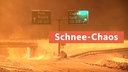 Zugeschneite Autobahn darüber der Text: Schnee Chaos