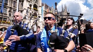 Schottische Dudelsackspieler auf dem Marienplatz