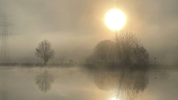 Sonnenaufgang der Ruhr in Bochum-Dahlhausen