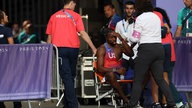 Sprinter Noah Lyles wird medizinisch versorgt