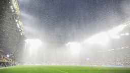 Starker Regen im Dortmunder Stadion