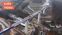 Rahmedetalbrücke: Kuss bei der Stahlhochzeit am 26.02.25 in Lüdenscheid