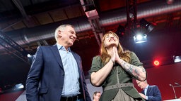 Jan van Aken und Heidi Reichinnek auf dem Sonderparteitag der Linken