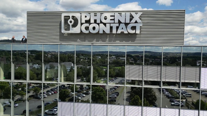 Phoenix Kontakt Gebäude mit Fensterfront