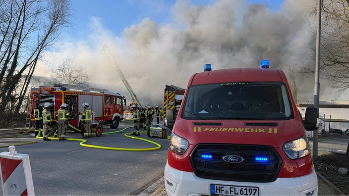 Gebäudebrand mit Großeinsatz der Feuerwehr