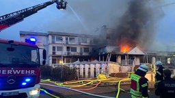 Großbrand einer Hotelruine in Brakel