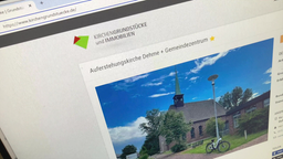 Eine Webseite, auf der das Kirchengrundstück eingestellt ist