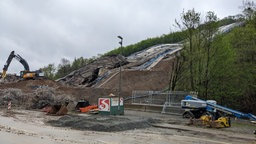 Aufräumarbeiten nach der Sprengung der Rahmedetalbrücke 