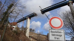 Das Bild zeigt die Arbeiten an der A45-Talbrücke Rahmede.