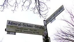 Alte Straßenschild mit Admiral Reinhard Scheer als Namenspatron