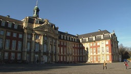 Die Westfälische Wilhelms Universität vor blauem Himmel