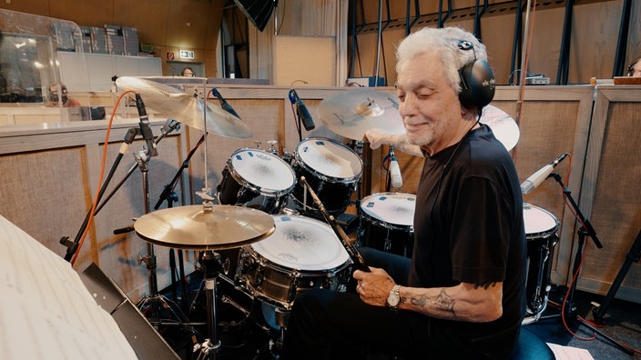 Center Stage - WDR Big Band & Steve Gadd