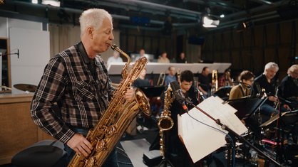 Jens Neufang spielt mit der WDR Big Band