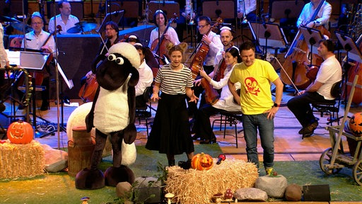 Shaun das Schaf, Jana Forkel und André Gatzke auf der Bühne