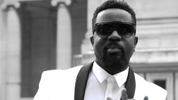 Sarkodie, Videostill aus dem Song Sarkodie - Glory ft. Yung  