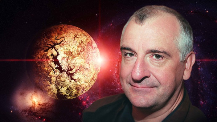 Ein Porträt von Douglas Adams über einen Weltraumhintergrund.